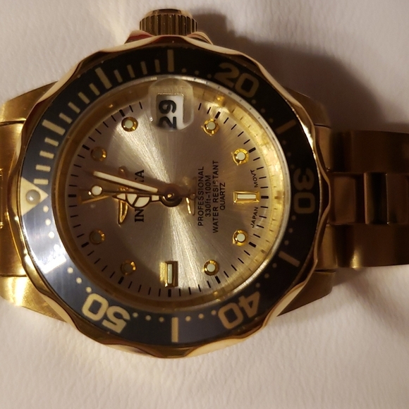 INVICTA WOMEN'S PRO DIVER stainless steel water resistant gold